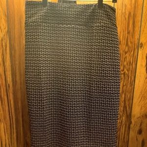 ASHLEY BLUE BLACK & WHITE SLIP ON SKIRT